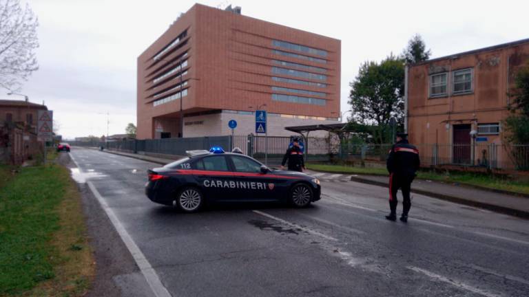 Ravenna, omicidio in Darsena: 29enne morto sulla ciclabile con un taglio al collo VIDEO GALLERY