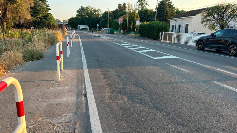 Due avvallamenti presenti sulla strada