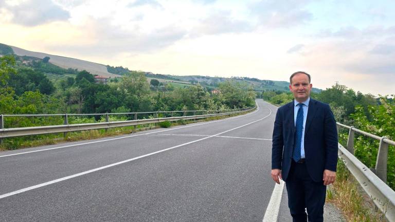 Il sindaco Roberto cCavallucci sul viadotto del Gualdo