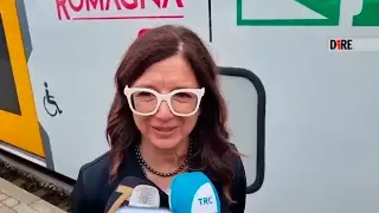 L’assessora regionale Frisoni all’inaugurazione del treno di Imola: “Da noi la gente sorride, è la nostra forza” VIDEO