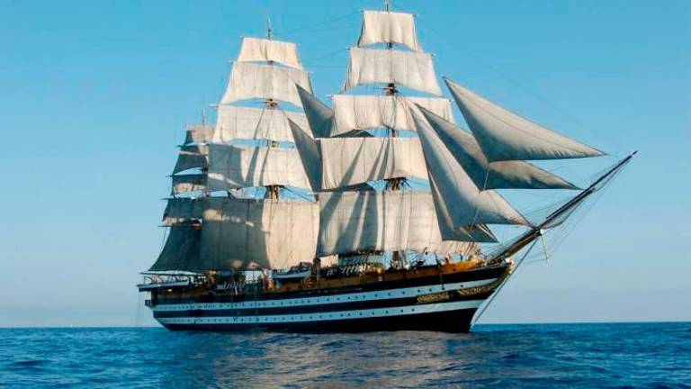 L’Amerigo Vespucci, su cui era imbarcato il 21enne