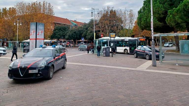 Ravenna, controlli in zona stazione e ai Giardini Speyer: una denuncia per spaccio e un’espulsione