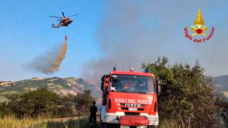 Incendio di Predappio, i Vigili del Fuoco hanno messo in sicurezza la zona VIDEO
