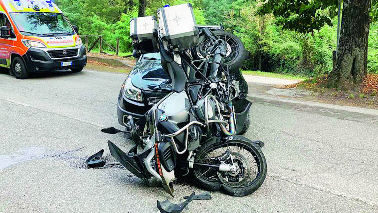 Schianto sulla Marecchiese a Novafeltria, grave motociclista 63enne