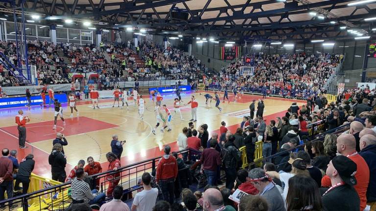 Basket A2, vince la Fortitudo, ma che spettacolo di pubblico a Rimini - VIDEO GALLERY