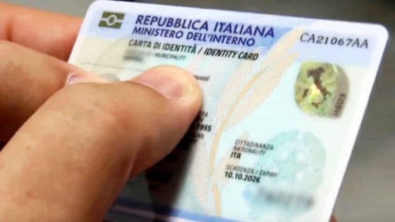 Ravenna, giovane transgender ottiene la carta d'identità col nome femminile