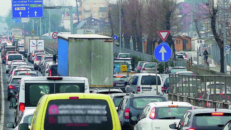 Rimini, imbottigliati nel traffico di Ecomondo. Santi: «Più Metromare»