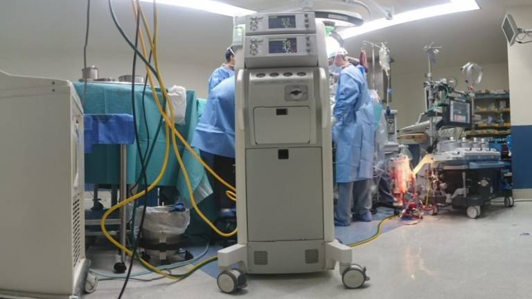 Rimini, chirurgo e anestesista indagati per la paziente morta
