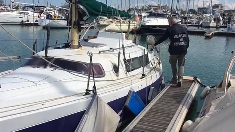 Traffico di droga da Sudamerica e Oceania, 62enne preso su yacht a Rimini