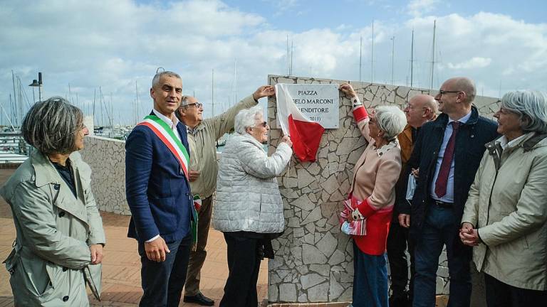 Rimini, lo scoprimento della targa dedicata ad Angelo Marconi