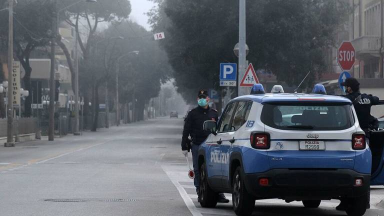 Rimini, picchia la fidanzata in hotel: finisce in manette