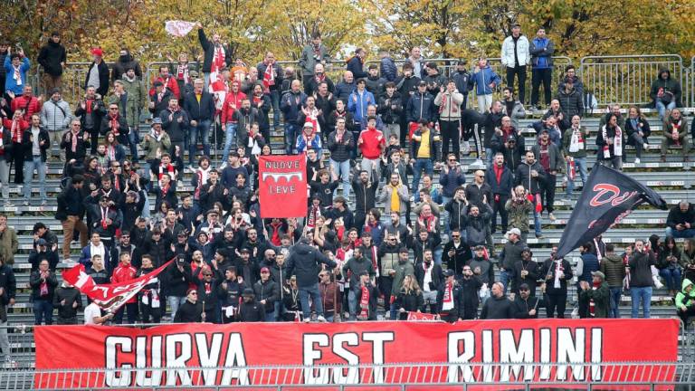 Calcio C, i tifosi danneggiano il bagno dello stadio di Reggio Emilia: multa di mille euro al Rimini