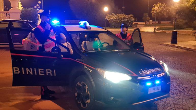 Cesenatico: sette denunce e un arresto in hotel, beccati anche i ladri di occhiali