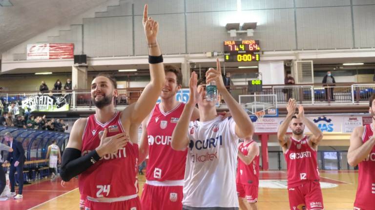 Basket B, la fotogallery di Andrea Costa-Raggisolaris 71-64