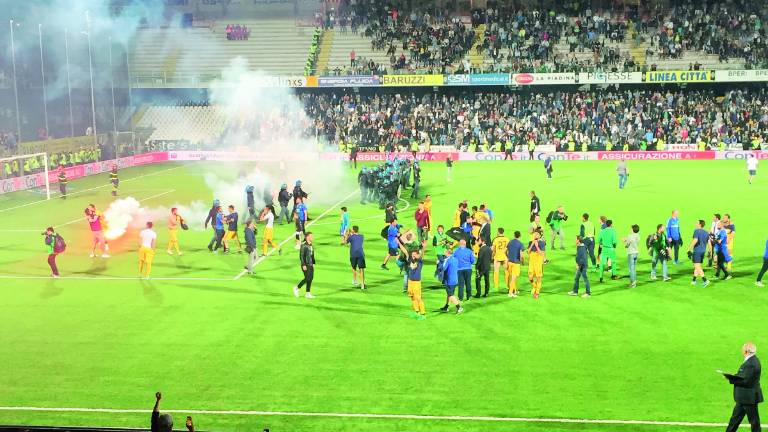 Invasione di campo in Cesena-Hellas Verona , gli ultras in tribunale