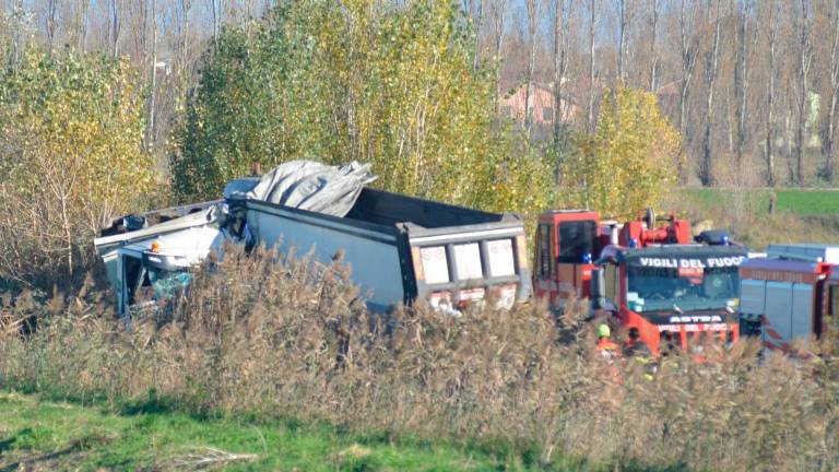 Ravenna, incidente: tragico frontale tra due camion, un morto e un ferito gravissimo