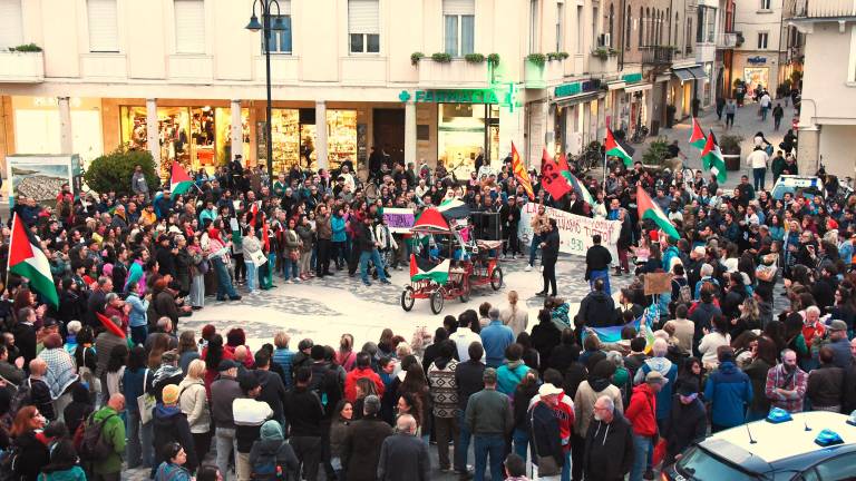 Rimini si mobilita per Gaza e per la Flotilla. “Blocchiamo tutto” in stazione, poi il corteo in centro