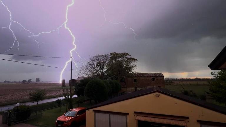 Ieri pomeriggio a Villanova di Bagnacavallo (foto di Marco Bartolini dal sito Emilia Romagna Meteo)