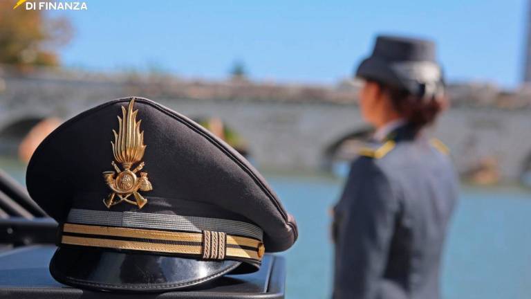 Rimini, la Guardia di finanza scova 120 lavoratori irregolari