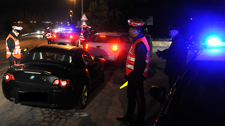 Rimini, controlli dei carabinieri: denunciato russo con attrezzi da scasso
