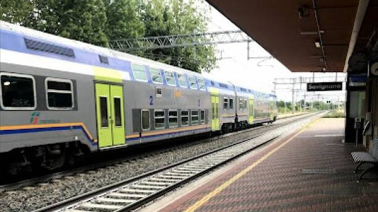Sconosciuti sui binari: treno in tilt nella tratta Cesena - Rimini