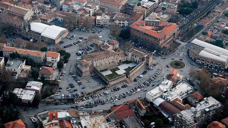 Rimini. Piazza Malatesta, il Comune: “Ecco come abbiamo recuperato i posti auto”
