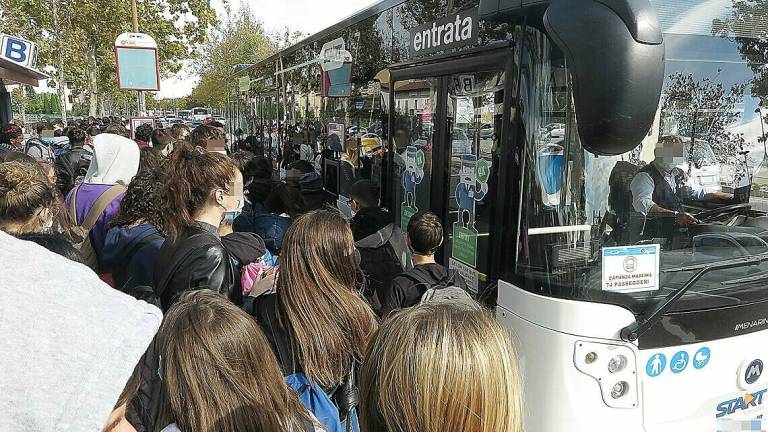 Rimini, scuole al 100%: allarme sul trasporto scolastico