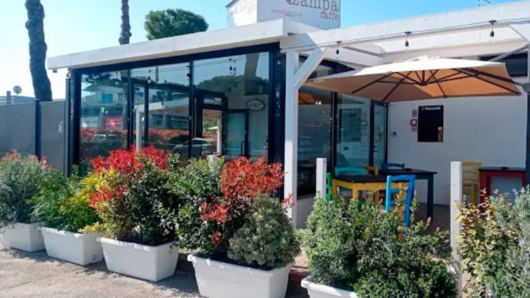 Il bar dove ci fu l’aggressione nell’ottobre 2022