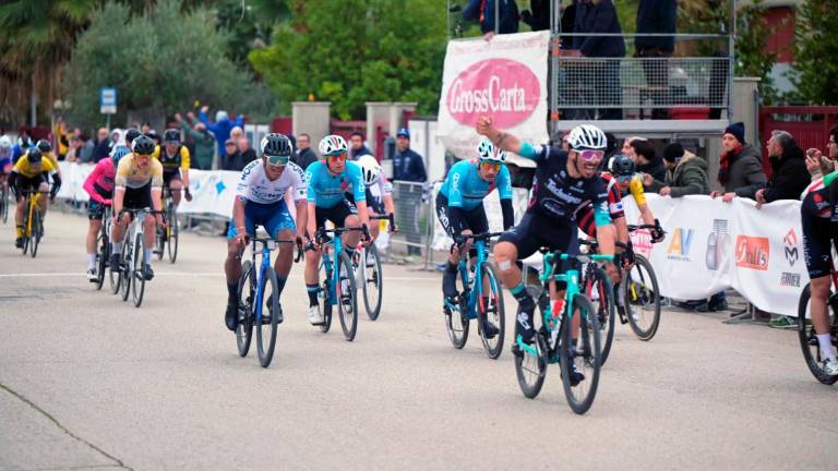 Ciclismo, Lorenzo Anniballi si regala la prima sospirata vittoria