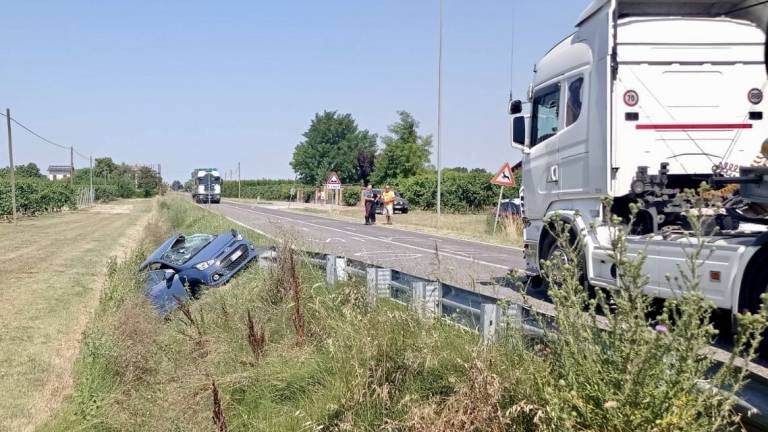 Faenza, scontro tra camion e auto: muore faentino