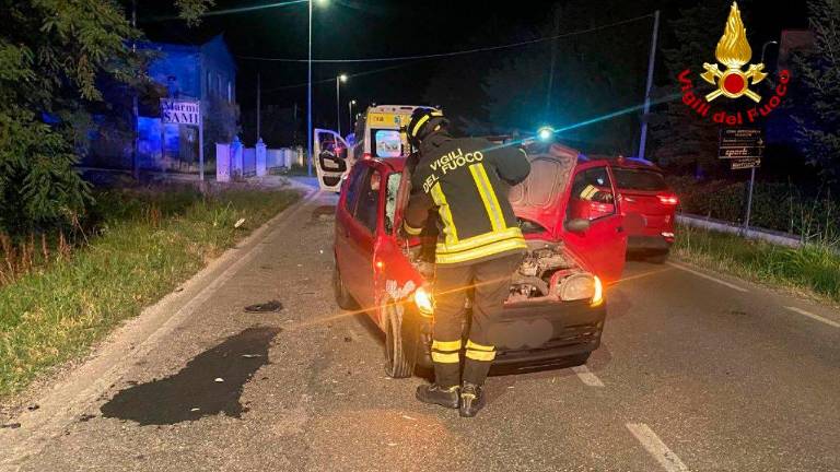 Incidente a Cesenatico: auto contro ciclomotore in via San Pellegrino