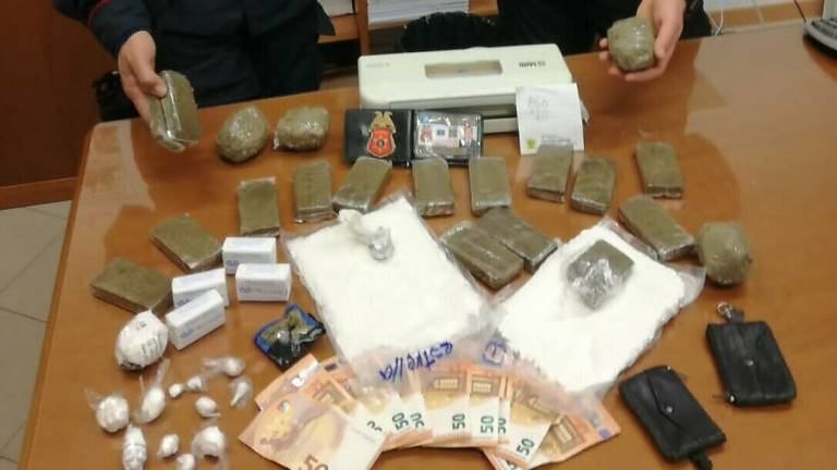 Arrestato un fabbro trovato con un market della droga in Valconca