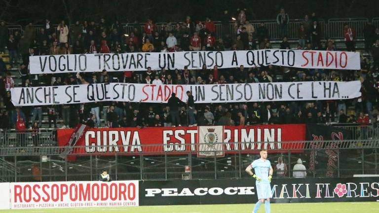 Vasco Rossi batte il calcio: il Rimini vuole i play-off, ma dal 20 maggio non avrà il suo stadio