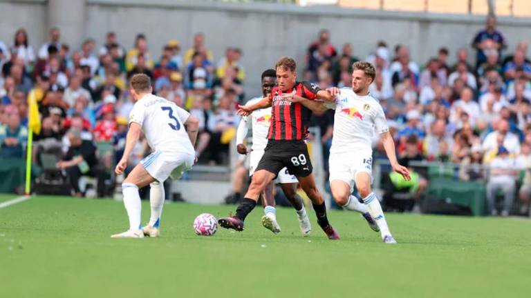 Vittorio Magni in azione contro il Leeds (foto Acmilan.com)