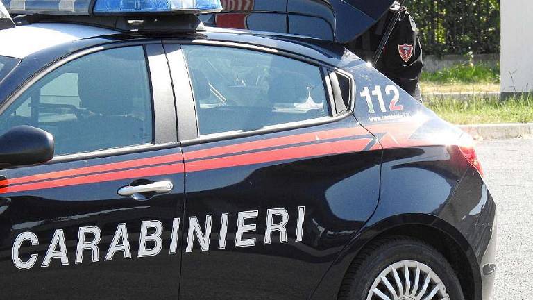 Imola, 85enne minaccia di morte il vicino con una roncola