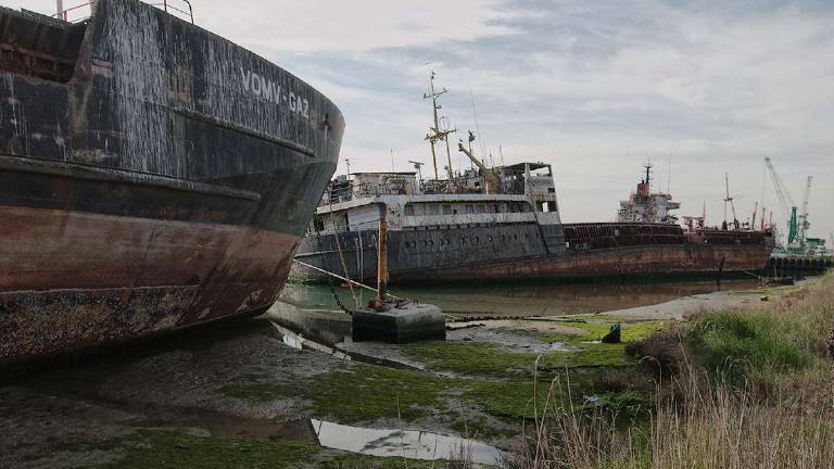 Ravenna, dopo la Berkan B, bando per demolire gli altri tre relitti