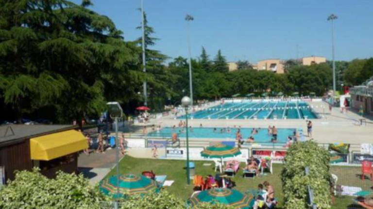 Imola, sabato apre la piscina comunale: prezzi invariati