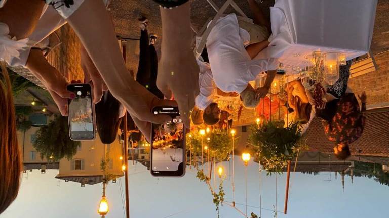 Fascinosa cena solidale sul ponte di San Martino a Cesena