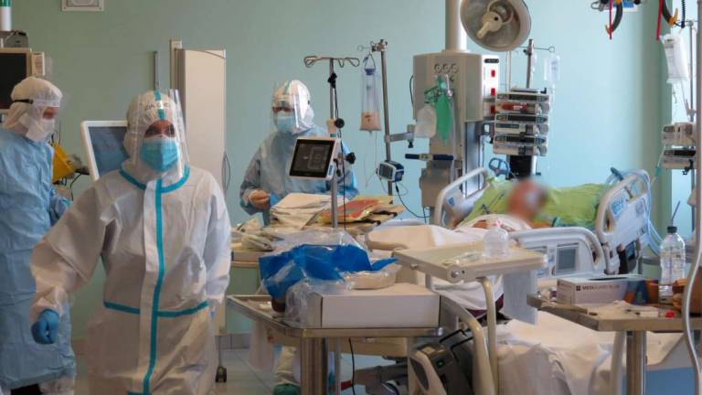 Ravenna, negli ospedali il 27% dei morti del 2021 causato dal covid