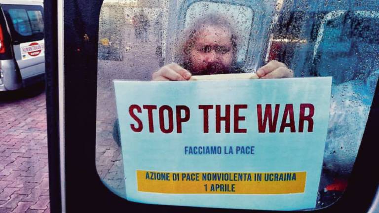 Profughi ucraini in prefettura: Vogliamo restare a Rimini per lavorare VIDEO