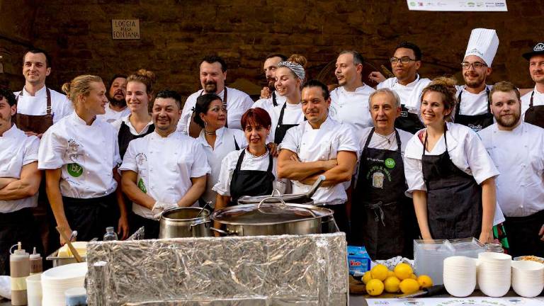 Chef sotto il portico il ritorno dei sapori da tutto il mondo