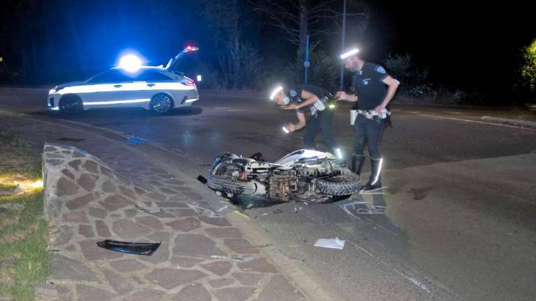 Ravenna: incidente alla rotonda, feriti un 15enne e un 16enne