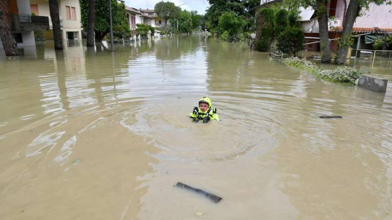 Alluvione Forlì, nuovi sfollati, aperto quarto centro di accoglienza VIDEO