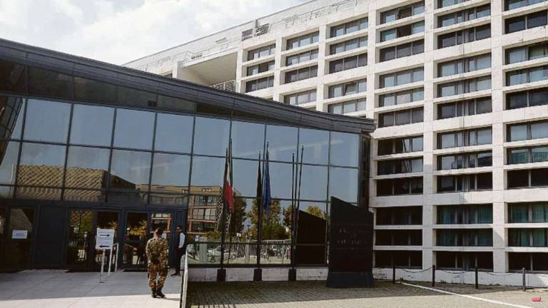 Rimini, sono l'ufficiale giudiziario: il negoziante lo picchia
