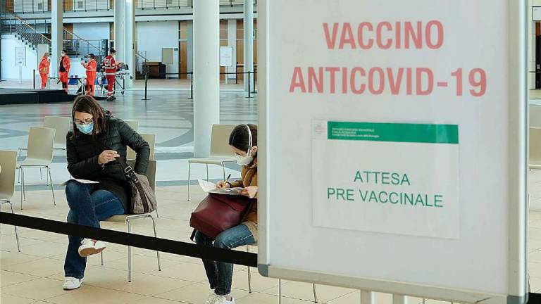 Covid Emilia-Romagna, vaccinato uno studente su due nella fascia 12-19 anni
