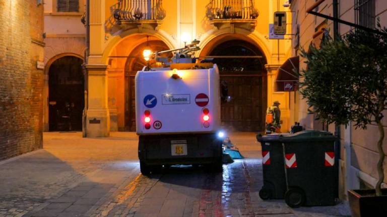 Imola, raccolta rifiuti troppo salata: due milioni in ballo