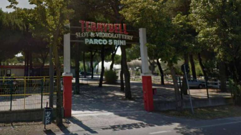Cesenate 50enne muore dopo lo sport con gli amici a Pinarella
