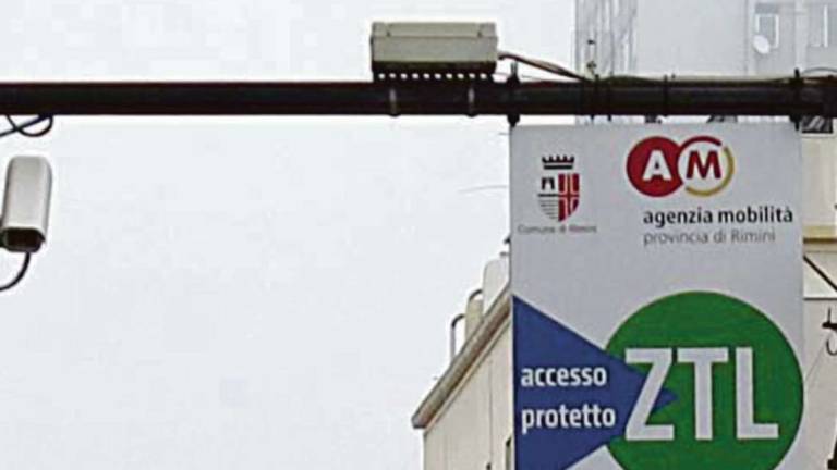 Rimini. Ztl in centro, il Comune: telecamere accese a fine anno