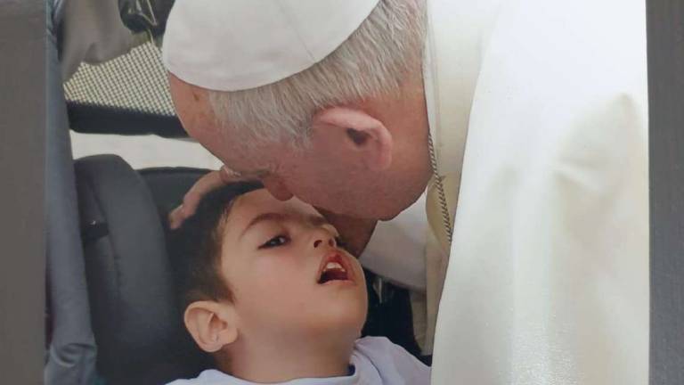 Lugo, raccolta fondi per Angelino, il bimbo che ha commosso il Papa
