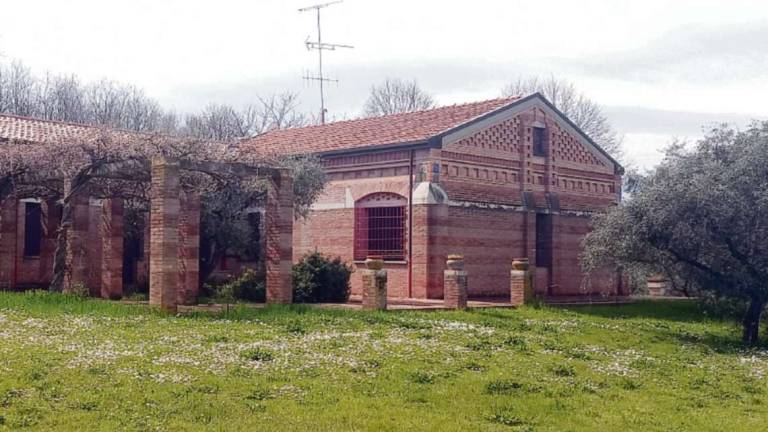 Cesena, l'Ausl mette all'asta villa con mega-parco e 4 poderi